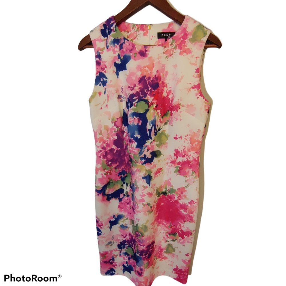 DKNY BEAUTIFUL SHEATH Floral Dress Size 6..
